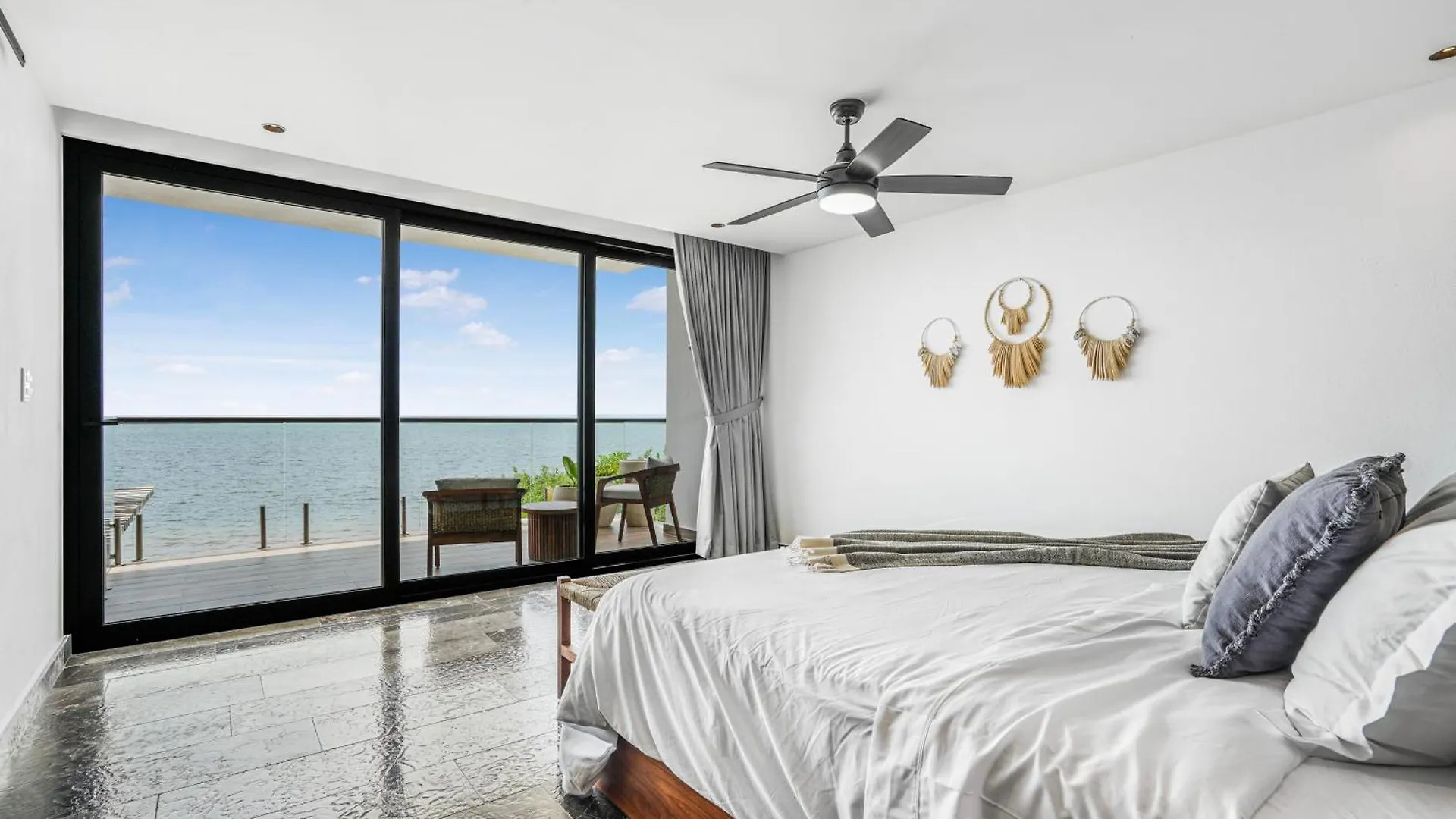 Beachfront Luxury Villa With Pool With Private Cooker & Staff Puerto Morelos